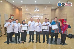 Penyerahan Penghargaan Kepada Lembaga dan Unit Penyedia Layanan Anak yang Memerlukan Perlindungan Khusus Mendapat Predikat LPKRA Tahun 2024